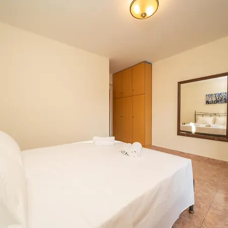 Afroditi - Yellow Apartament