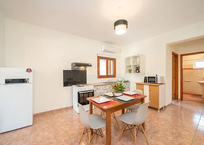 Afroditi - Yellow Apartament Svoronata