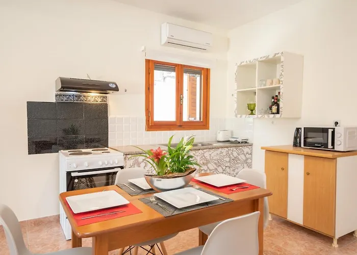 Afroditi - Yellow Apartament